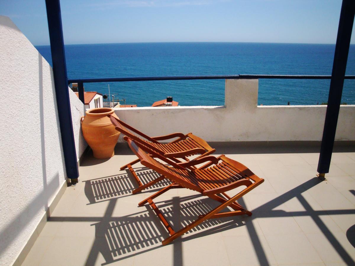 Big Blue Apartments Myrtos Extérieur photo